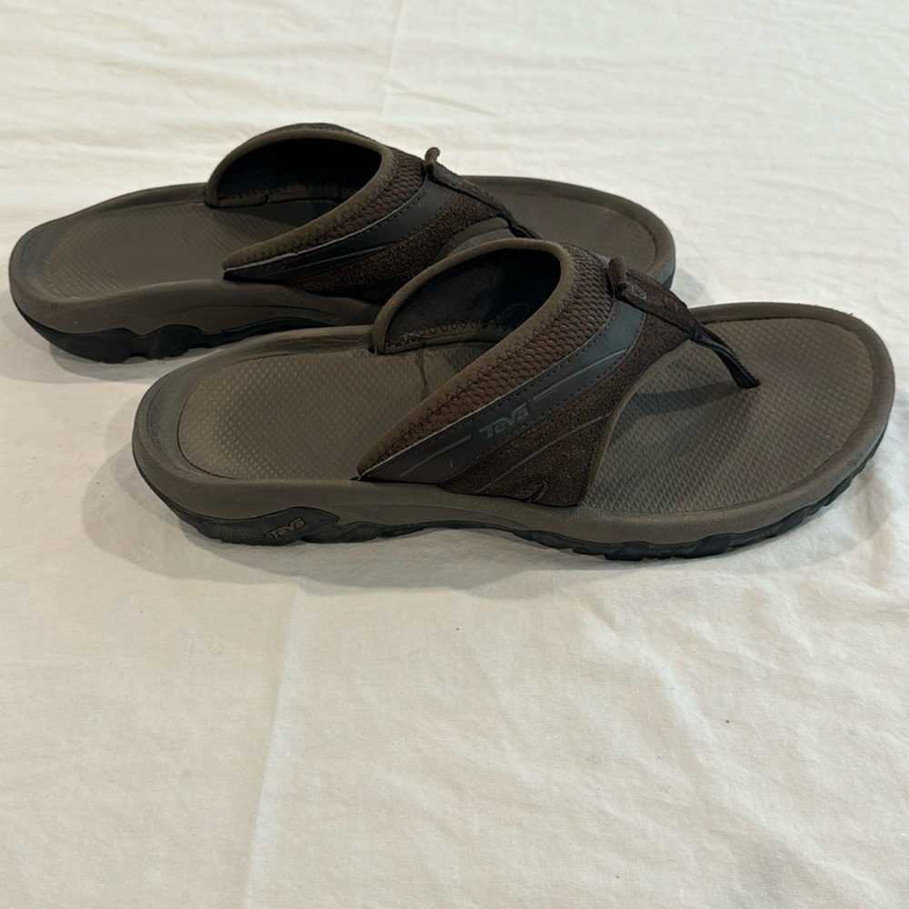 TEVA men’s pinafore flip flop size 10